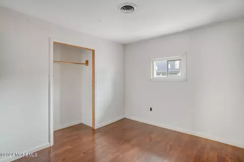 Bedroom - 115 E Mohawk Dr, Little Egg Harbor, NJ 08087 photo 2 of 7