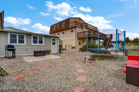 Exterior - 115 E Mohawk Dr, Little Egg Harbor, NJ 08087 photo 5 of 6