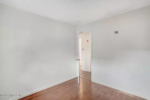 Bedroom - 115 E Mohawk Dr, Little Egg Harbor, NJ 08087 photo 3 of 7