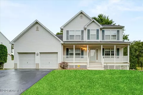 10 Mcdonald Way, Manalapan, NJ 07726
