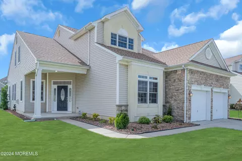 49 Eagleswood Dr, Waretown, NJ 08758