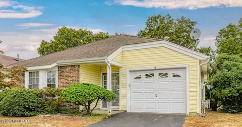 16 Dogwood Dr, Barnegat, NJ 08005