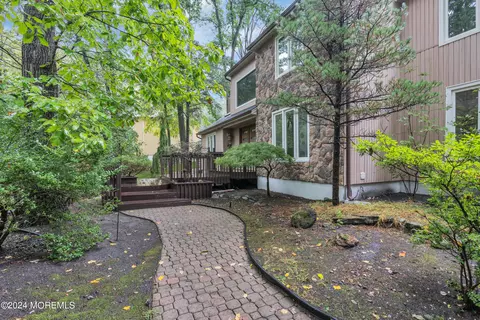 28 Ashley Dr, Holmdel, NJ 07733