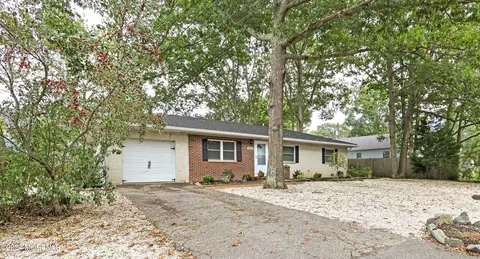 1406 Forecastle Ave, Stafford, NJ 08050