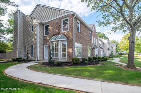 269 Stratford Pl, Morganville, NJ 07751