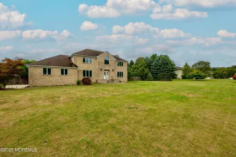 11 Reid Ln, Millstone, NJ 08535