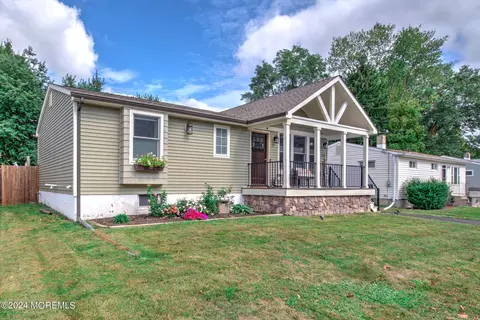 53 Helen Ave, Freehold, NJ 07728