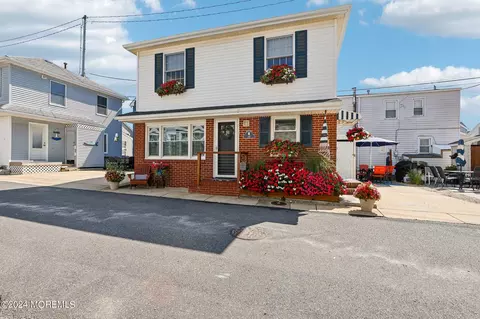 19 Coronado Rd, Lavallette, NJ 08735