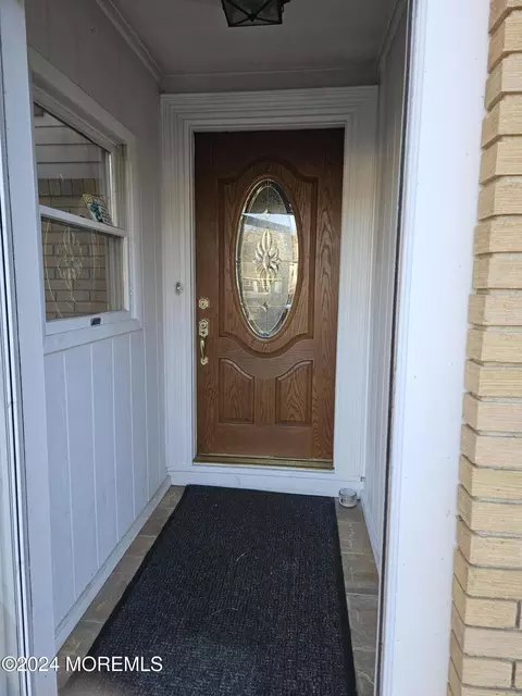 19 Pine Fork Dr, Toms River, NJ 08755