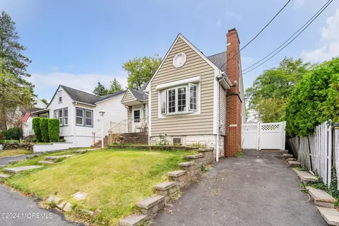 203 Berkley Ct, Iselin, NJ 08830