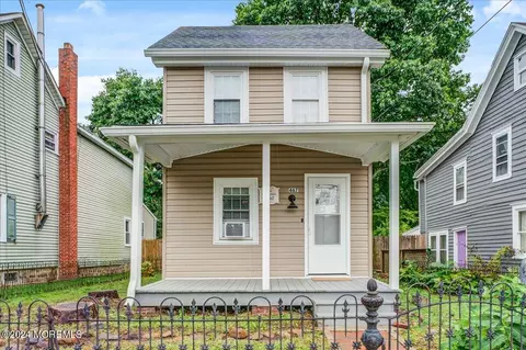 467 Cooper St, Beverly, NJ 08010