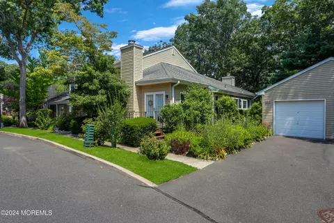 Exterior - 15 Chestnut Ct #D, Brielle, NJ 08730 photo 2 of 5