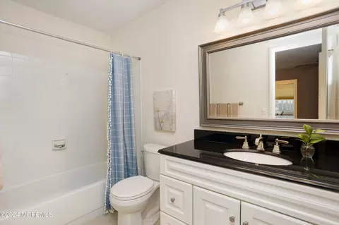 Bath - 15 Chestnut Ct #D, Brielle, NJ 08730 photo 4 of 4