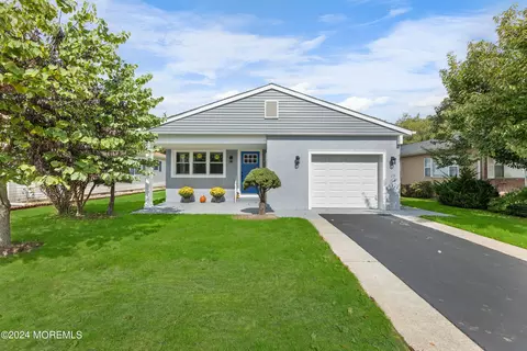 132 Orlando Blvd, Toms River, NJ 08757