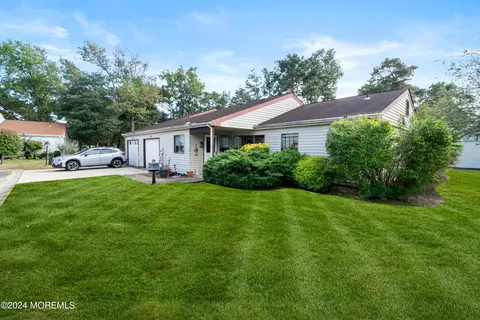 574 Sheffield Dr # A, Manchester, NJ 08759