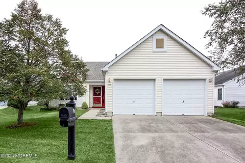 31 N Avon Dr, Jackson, NJ 08527