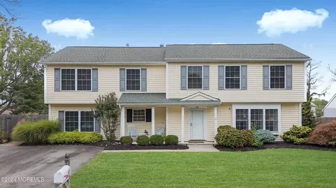 139 Reflection Rd, Toms River, NJ 08753