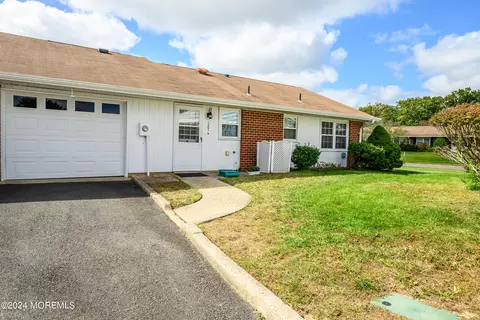 1201 Shetland Dr # A, Lakewood, NJ 08701