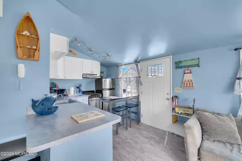 34 E Pompano Way, Lavallette, NJ 08735 photo 4