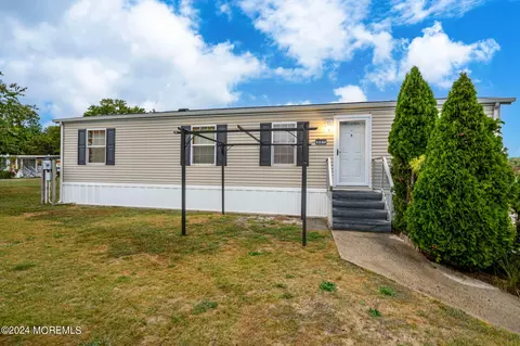 807 North St, Jackson, NJ 08527