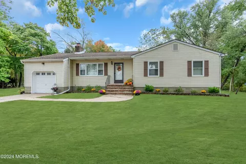1635 18th Ave, Wall, NJ 07719