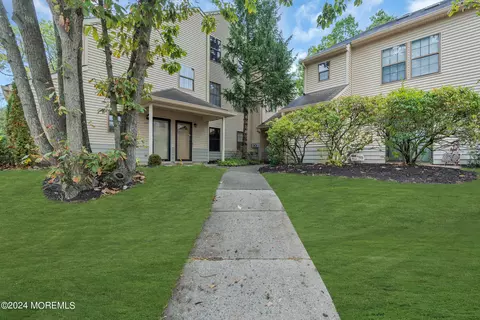 1605 Violet Ln, Jackson, NJ 08527