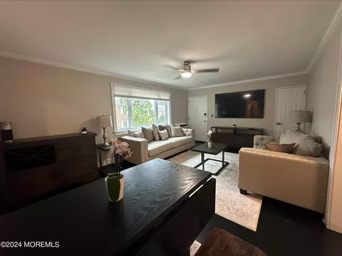 283 Spring St #3D, Red Bank, NJ 07701