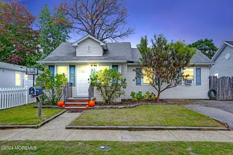 15 12th St, Keansburg, NJ 07734