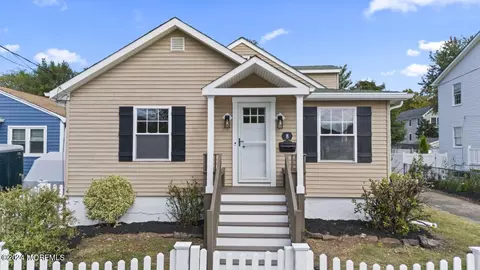 8 South Ave, Atlantic Highlands, NJ 07716