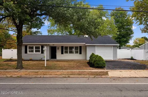 155 Bay Shore Dr, Barnegat, NJ 08005