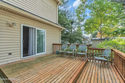 Exterior - 802 Oak Rd, Brielle, NJ 08730 photo 4 of 6