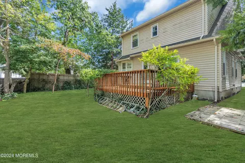 Exterior - 802 Oak Rd, Brielle, NJ 08730 photo 3 of 6
