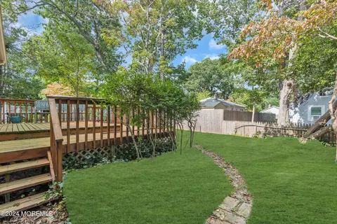 Exterior - 802 Oak Rd, Brielle, NJ 08730 photo 5 of 6