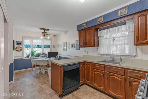 Kitchen - 802 Oak Rd, Brielle, NJ 08730 photo 1 of 2