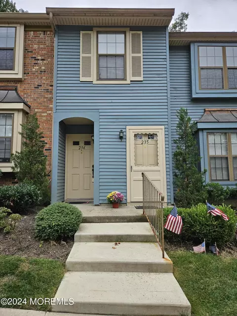 236 Perth Hill Ct, Aberdeen, NJ 07747