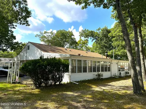 6 Cedar St # D, Toms River, NJ 08757