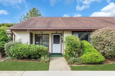 81 Amberly Dr #A, Manalapan, NJ 07726