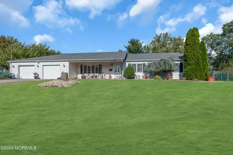 36 Vermont Ave, Jackson, NJ 08527