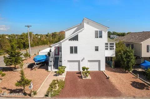 1 S Baltimore Dr, Little Egg Harbor, NJ 08087