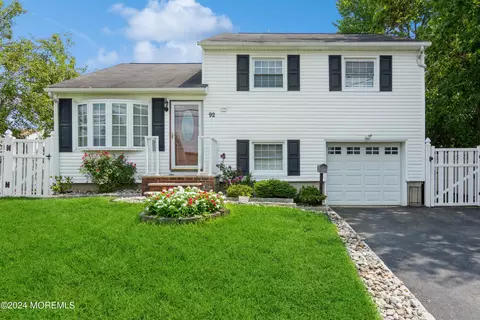 92 Grant Ave, Colonia, NJ 07067