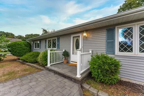 260 Hudson Dr, Brick, NJ 08723