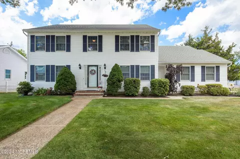 4 Davenport Lndg, Forked River, NJ 08731