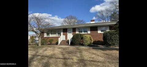 35 Washington Dr, Brick, NJ 08724