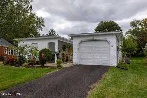 21 Keats Rd, Brick, NJ 08724