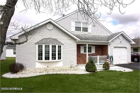 35 Jaffreyton Close #1000, Freehold, NJ 07728