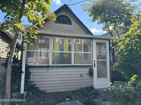 114 Delaware Ave #1/2, Ocean Grove, NJ 07756