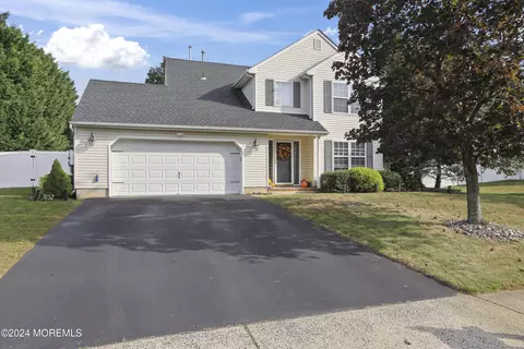 4 Peter Pl, Hazlet, NJ 07730