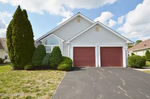 12 Morning Glory Ln, Lakewood, NJ 08701
