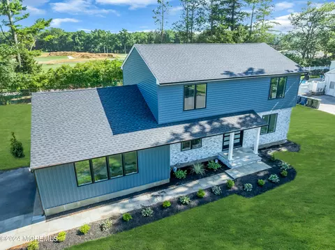 25 Dwight Dr, Oakhurst, NJ 07755