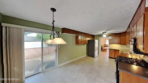 Dining - 115 Beacon Ave, Ewing, NJ 08618 photo 1 of 1